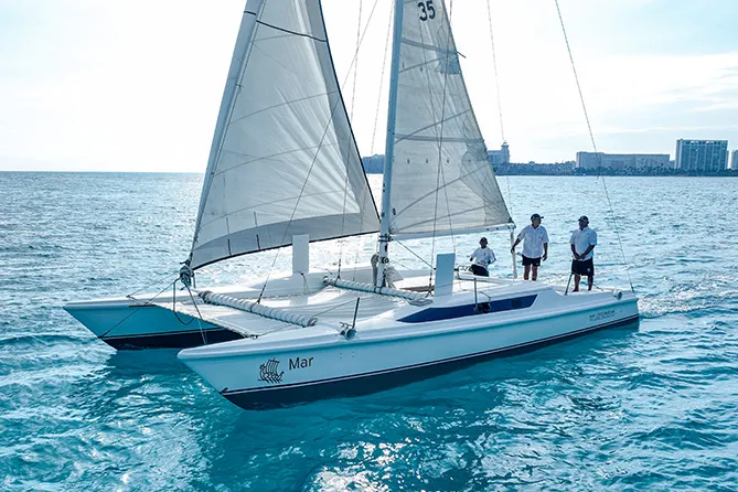 Catamaran Oceanix Essential Cancun